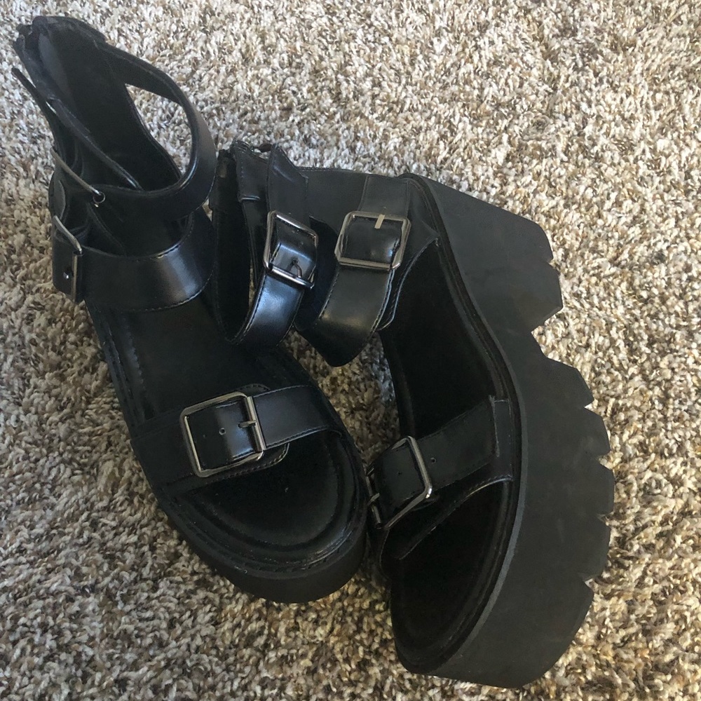 Chunky heel sandals NEW